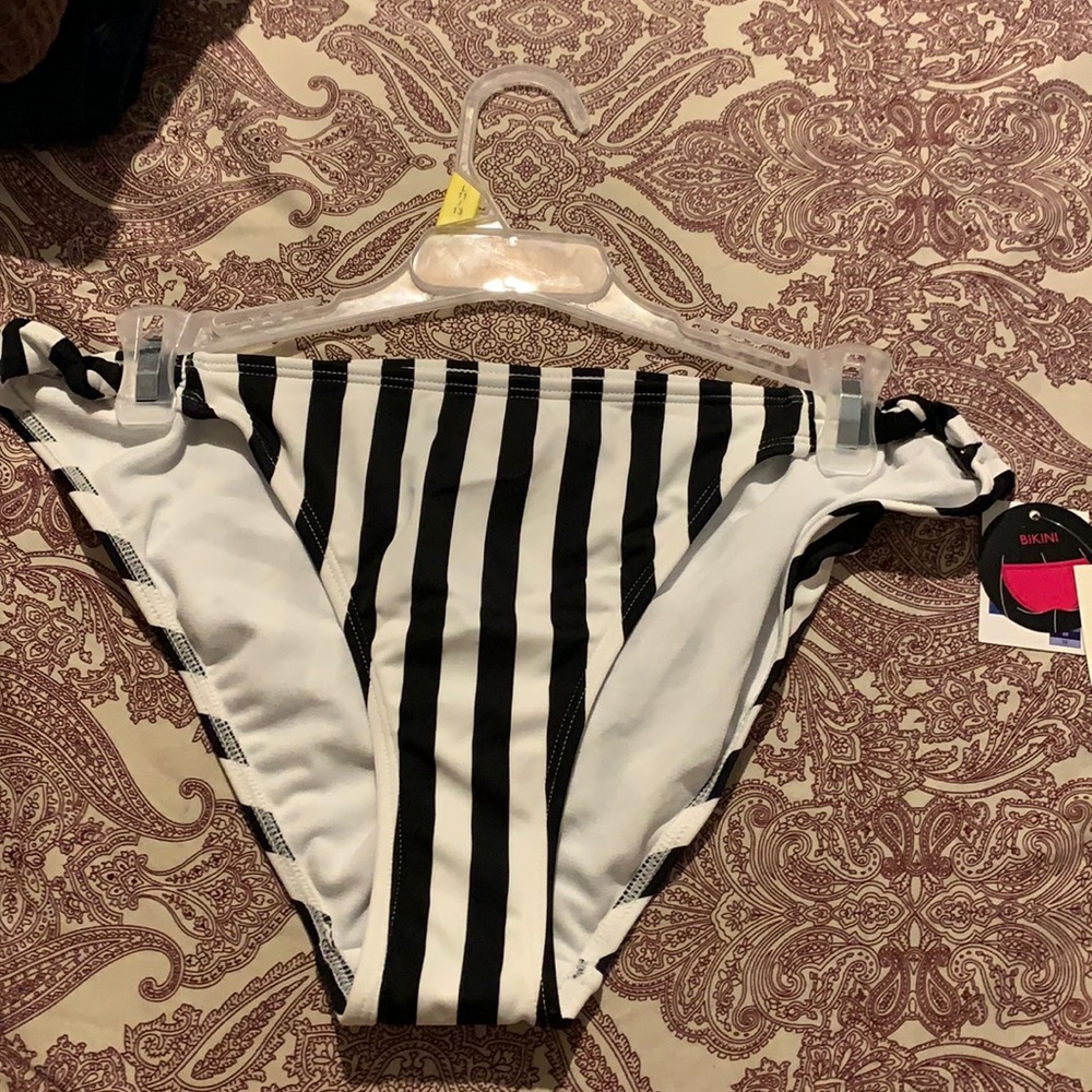 Brand new swimsuit bottoms!